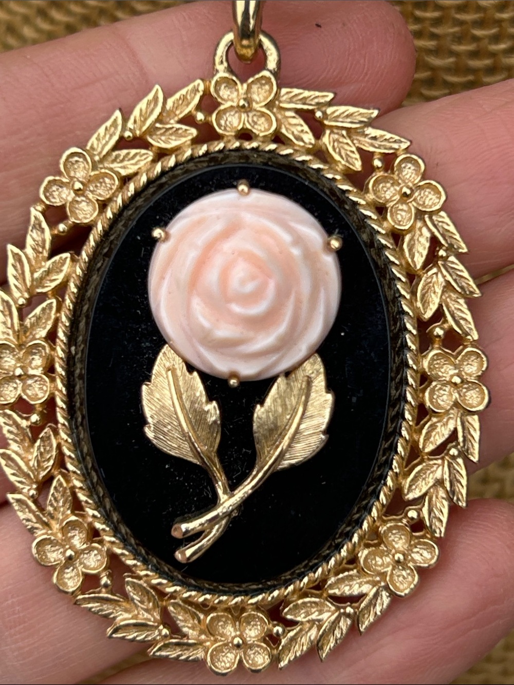 Avon 1973 Serena Rose Cameo Pink Rose with Mirrored Back - Picture 5 of 8